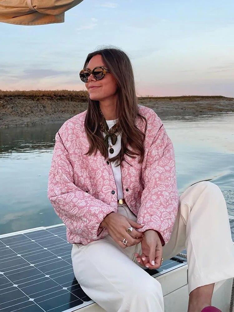 BLOOM – pikowana damska kurtka w różanym patchworku
