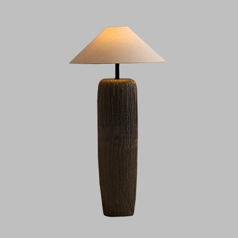 Rustikale Holz-Stehlampe
